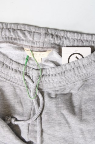 Γυναικείο κοντό παντελόνι Review, Μέγεθος S, Χρώμα Γκρί, Τιμή 37,11 €