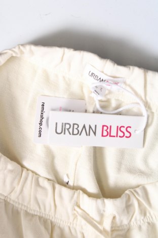 Γυναικείο κοντό παντελόνι Urban Bliss, Μέγεθος XL, Χρώμα Εκρού, Τιμή 15,98 €