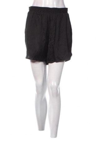 Γυναικείο κοντό παντελόνι Urban Classics, Μέγεθος L, Χρώμα Μαύρο, Τιμή 20,62 €