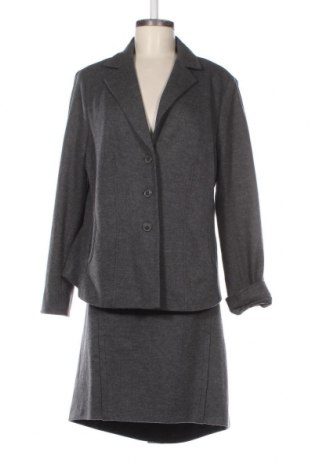 Damen Kostüm Riani, Größe XXL, Farbe Grau, Preis 179,54 €