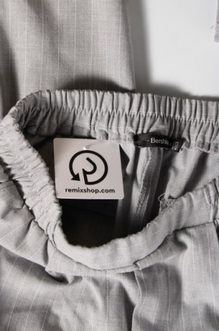 Pantaloni de femei Bershka, Mărime M, Culoare Gri, Preț 11,10 Lei