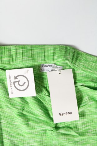 Damenhose Bershka, Größe M, Farbe Grün, Preis 23,71 €