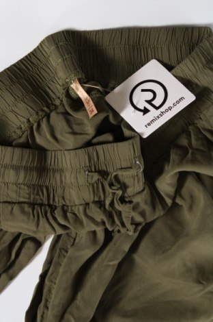 Γυναικείο παντελόνι Berydale, Μέγεθος XS, Χρώμα Πράσινο, Τιμή 9,25 €
