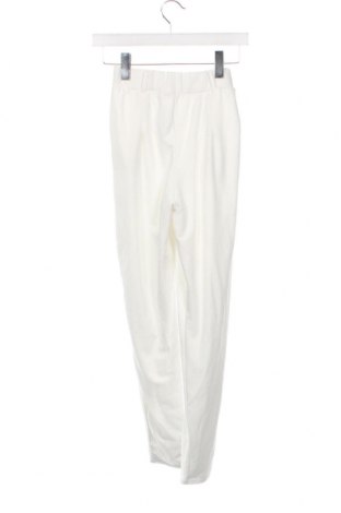 Дамски панталон Nly Trend, Размер XS, Цвят Бял, Цена 46,00 лв.
