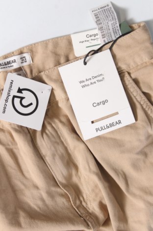 Дамски панталон Pull&Bear, Размер M, Цвят Бежов, Цена 46,00 лв.