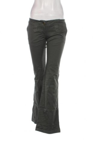 Дамски панталон Silvian Heach, Размер M, Цвят Зелен, Цена 22,05 лв.