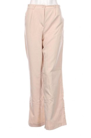 Дамски панталон Trendyol, Размер S, Цвят Бежов, Цена 14,79 лв.
