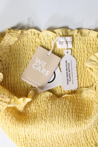Γυναικείο αμάνικο μπλουζάκι Glamorous, Μέγεθος M, Χρώμα Κίτρινο, Τιμή 3,44 €