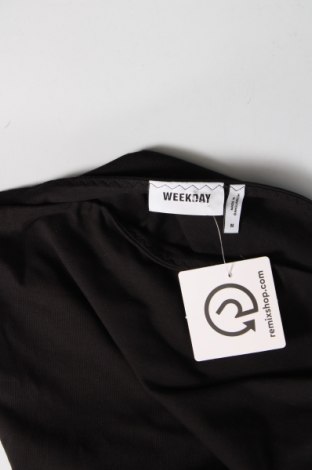 Γυναικείο αμάνικο μπλουζάκι Weekday, Μέγεθος M, Χρώμα Μαύρο, Τιμή 4,22 €