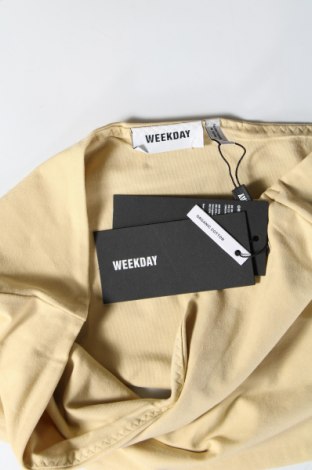 Γυναικείο αμάνικο μπλουζάκι Weekday, Μέγεθος M, Χρώμα  Μπέζ, Τιμή 10,82 €