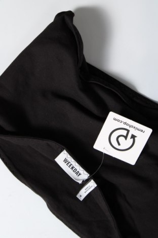 Γυναικείο αμάνικο μπλουζάκι Weekday, Μέγεθος M, Χρώμα Μαύρο, Τιμή 3,57 €