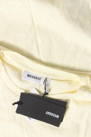 Γυναικείο αμάνικο μπλουζάκι Weekday, Μέγεθος XL, Χρώμα Κίτρινο, Τιμή 10,71 €