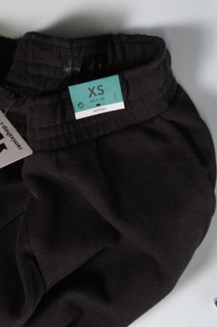 Pantaloni trening de femei Lefties, Mărime XS, Culoare Negru, Preț 151,32 Lei