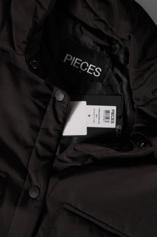 Γυναικείο μπουφάν Pieces, Μέγεθος M, Χρώμα Μαύρο, Τιμή 13,95 €