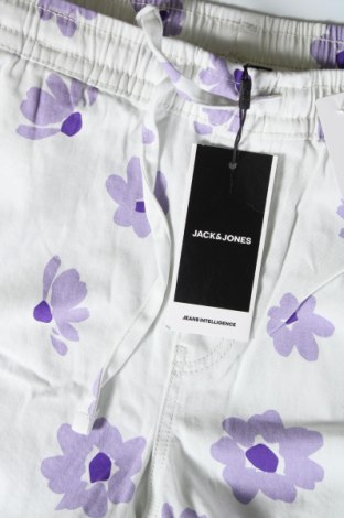 Мъжки къс панталон Jack & Jones, Размер S, Цвят Бял, Цена 12,96 лв.