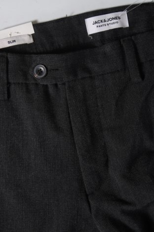 Pantaloni de bărbați Jack & Jones, Mărime S, Culoare Gri, Preț 37,76 Lei