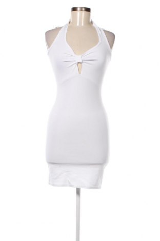 Kleid Pretty Little Thing, Größe S, Farbe Weiß, Preis 5,93 €