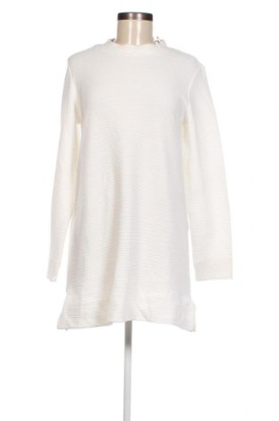 Kleid STI, Größe M, Farbe Weiß, Preis 8,41 €