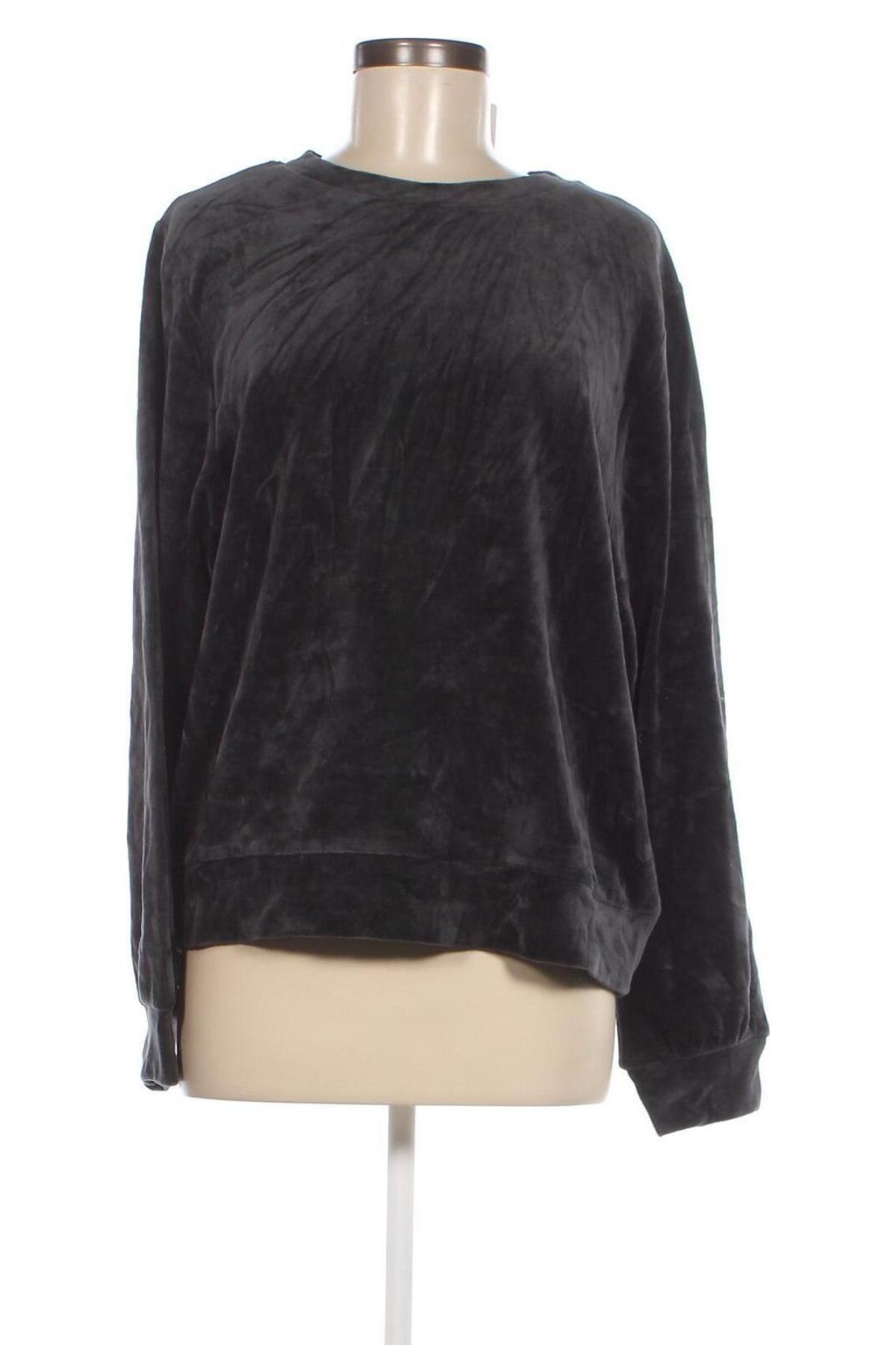 Γυναικεία μπλούζα Basic Apparel, Μέγεθος M, Χρώμα Γκρί, Τιμή 2,94 €