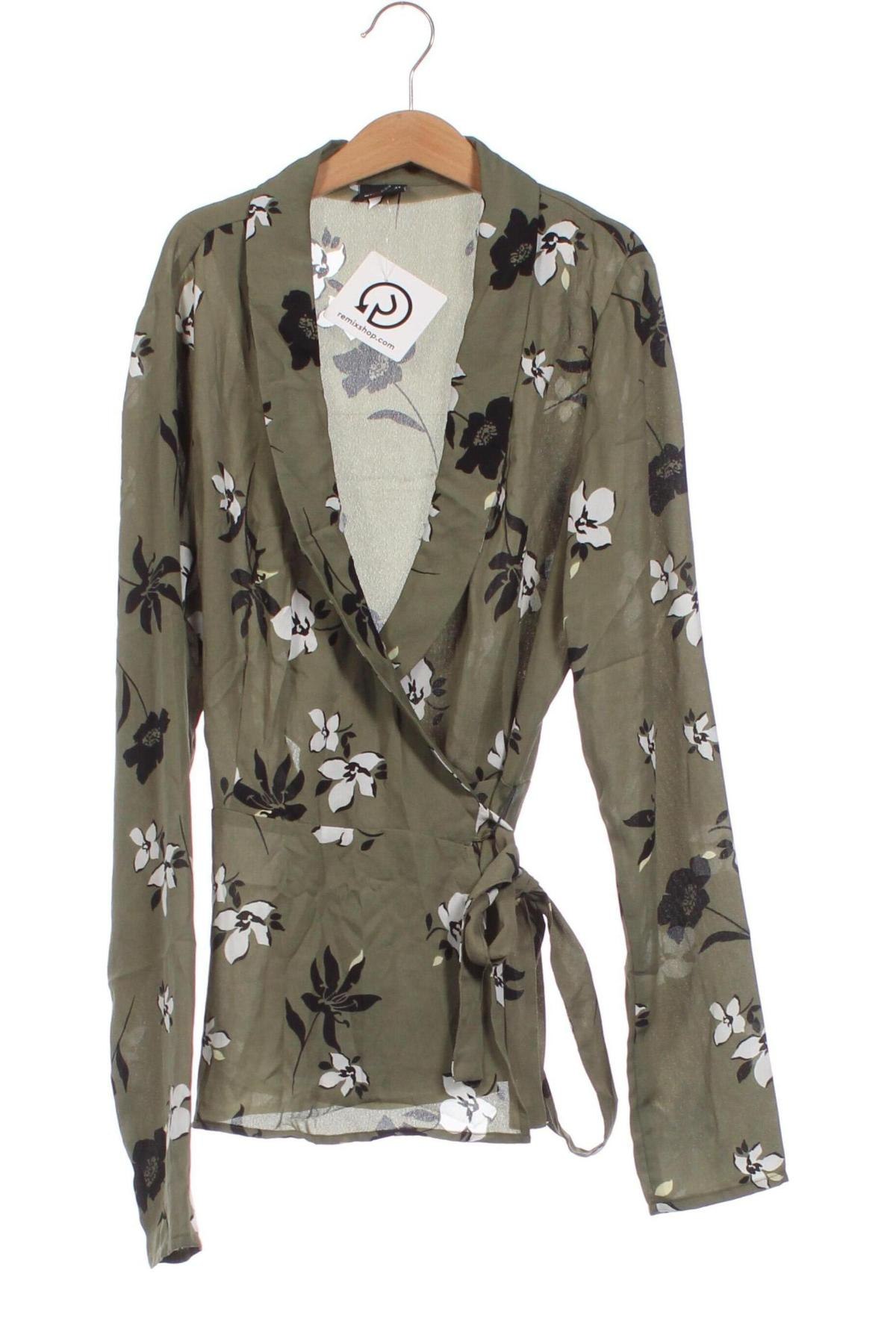 Дамска блуза Gina Tricot, Размер XS, Цвят Многоцветен, Цена 5,25 лв.