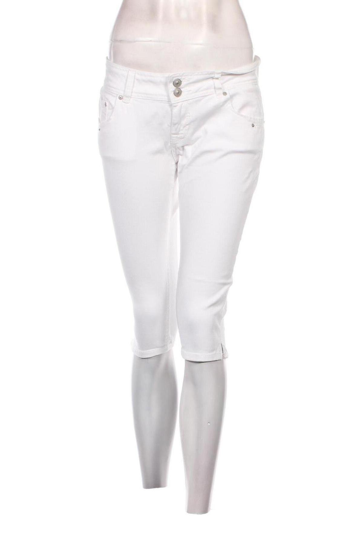 Дамски къс панталон Ltb, Размер M, Цвят Бял, Цена 72,00 лв.