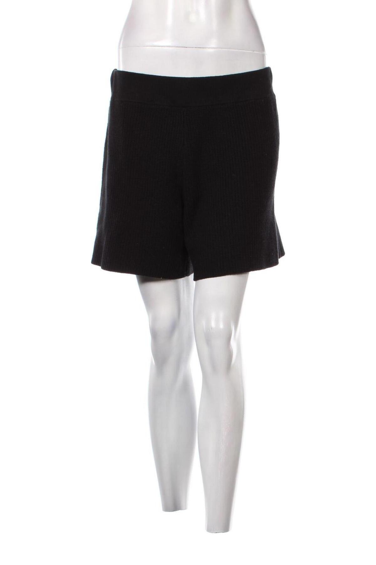 Дамски къс панталон Selected Femme, Размер L, Цвят Черен, Цена 17,22 лв.