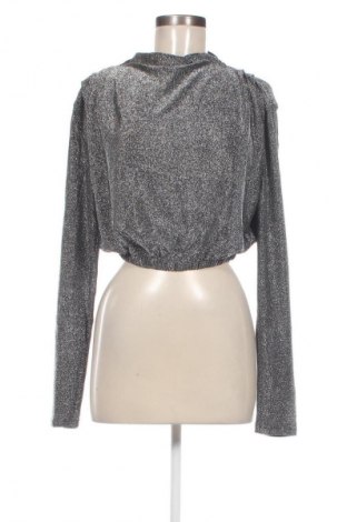 Damen Shirt Bershka, Größe M, Farbe Silber, Preis 4,99 €