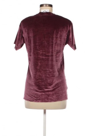 Damen T-Shirt Stradivarius, Größe S, Farbe Lila, Preis 4,99 €