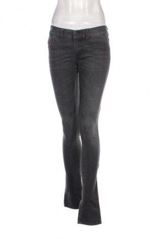 Damen Jeans Diesel, Größe M, Farbe Grau, Preis 62,40 €