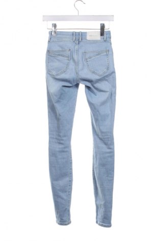 Damskie jeansy ONLY, Rozmiar XS, Kolor Niebieski, Cena 48,99 zł