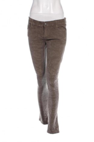 Damen Cordhose Stradivarius, Größe M, Farbe Braun, Preis 20,49 €