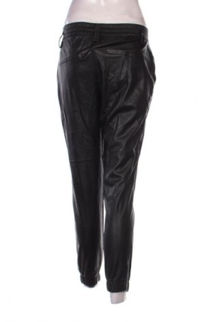 Pantaloni de femei Bershka, Mărime S, Culoare Negru, Preț 73,98 Lei