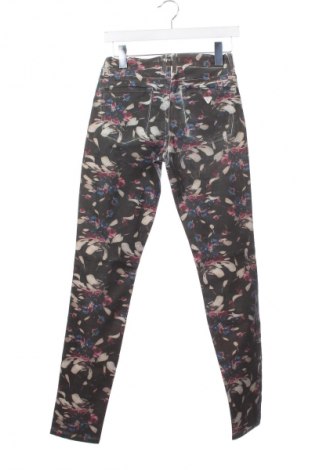 Damenhose Guess, Größe M, Farbe Mehrfarbig, Preis 104,07 €