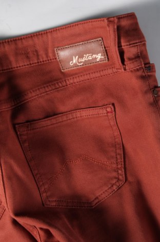 Damenhose Mustang, Größe M, Farbe Rot, Preis € 21,00