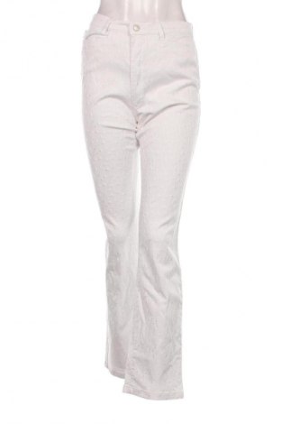 Damenhose Sarah, Größe M, Farbe Weiß, Preis 15,00 €