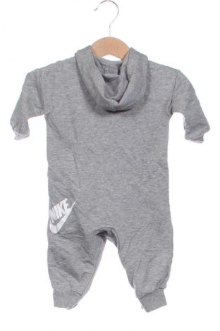 Kinder Overall Nike, Größe 3-6m/ 62-68 cm, Farbe Grau, Preis € 18,49