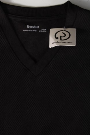 Pánské tričko  Bershka, Velikost S, Barva Černá, Cena  306,00 Kč