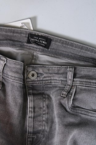 Мъжки дънки Jack & Jones, Размер M, Цвят Сив, Цена 24,49 лв.