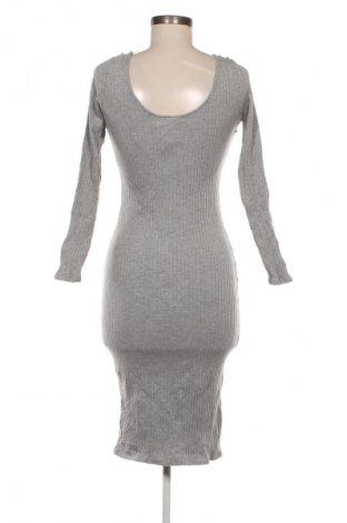 Kleid Fashion nova, Größe M, Farbe Grau, Preis € 4,99