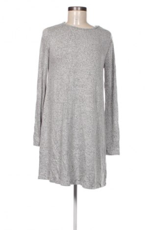 Kleid Pull&Bear, Größe M, Farbe Grau, Preis 4,99 €