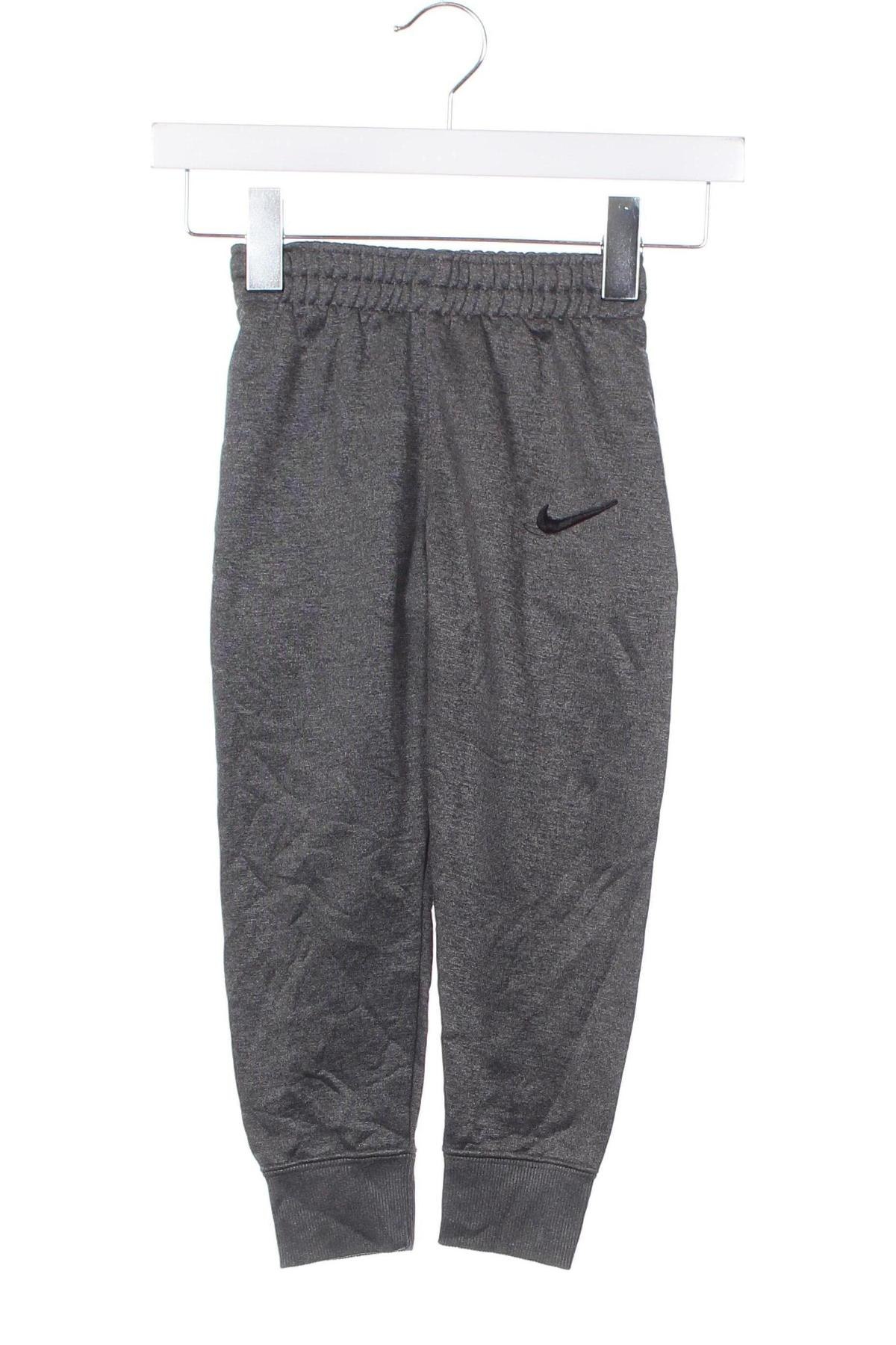 Kinder Sporthose Nike, Größe 4-5y/ 110-116 cm, Farbe Grau, Preis 20,49 €