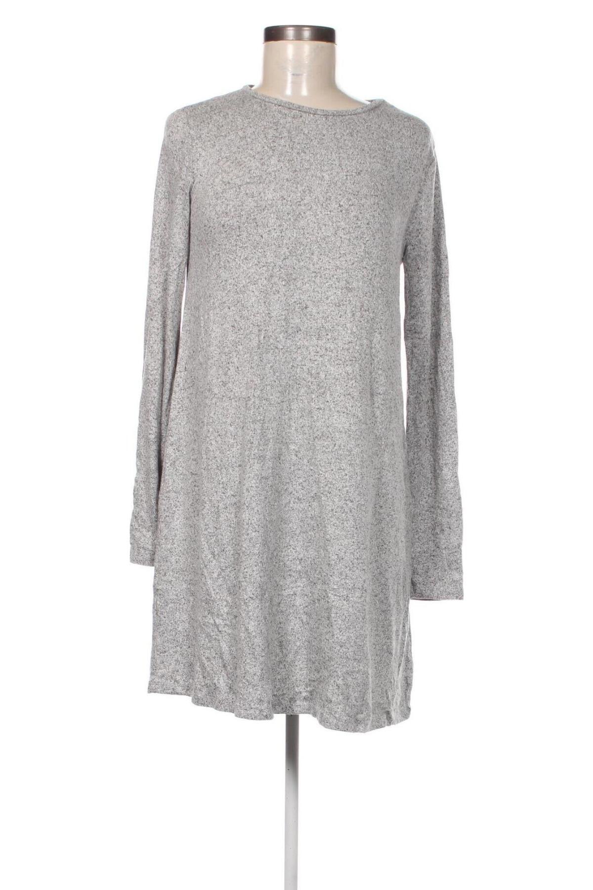 Kleid Pull&Bear, Größe M, Farbe Grau, Preis 20,49 €