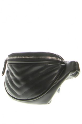 Ľadvinka  Bershka, Farba Čierna, Cena  11,95 €