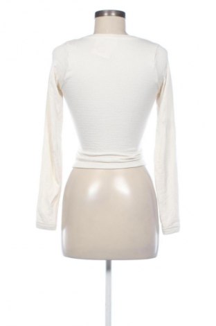 Дамска блуза BDG, Размер XS, Цвят Екрю, Цена 56,99 лв.