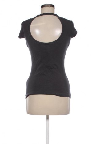 Дамска блуза BOSS, Размер XS, Цвят Сив, Цена 117,99 лв.