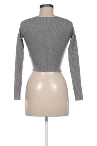 Дамска блуза Bershka, Размер XS, Цвят Сив, Цена 11,99 лв.