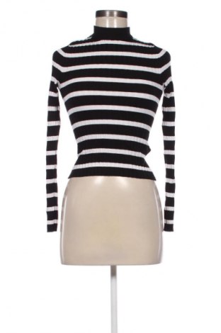 Дамска блуза Bershka, Размер S, Цвят Многоцветен, Цена 12,99 лв.