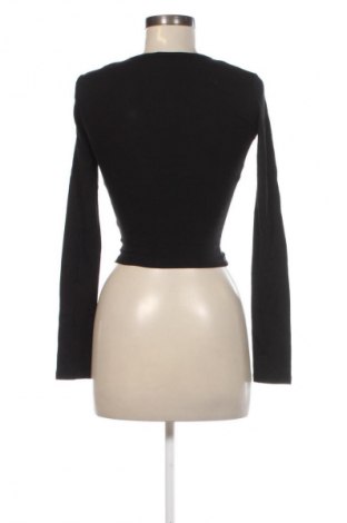 Дамска блуза Bershka, Размер XS, Цвят Бял, Цена 31,99 лв.