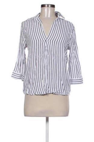 Дамска блуза Bershka, Размер XS, Цвят Многоцветен, Цена 19,00 лв.