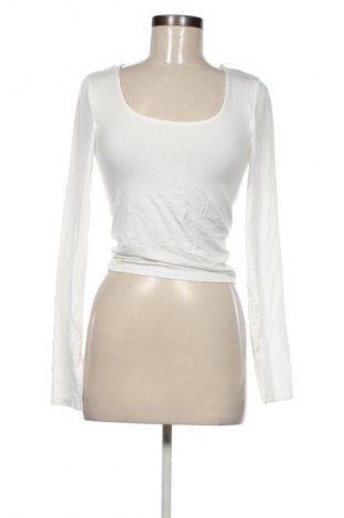 Дамска блуза Gina Tricot, Размер S, Цвят Екрю, Цена 20,99 лв.
